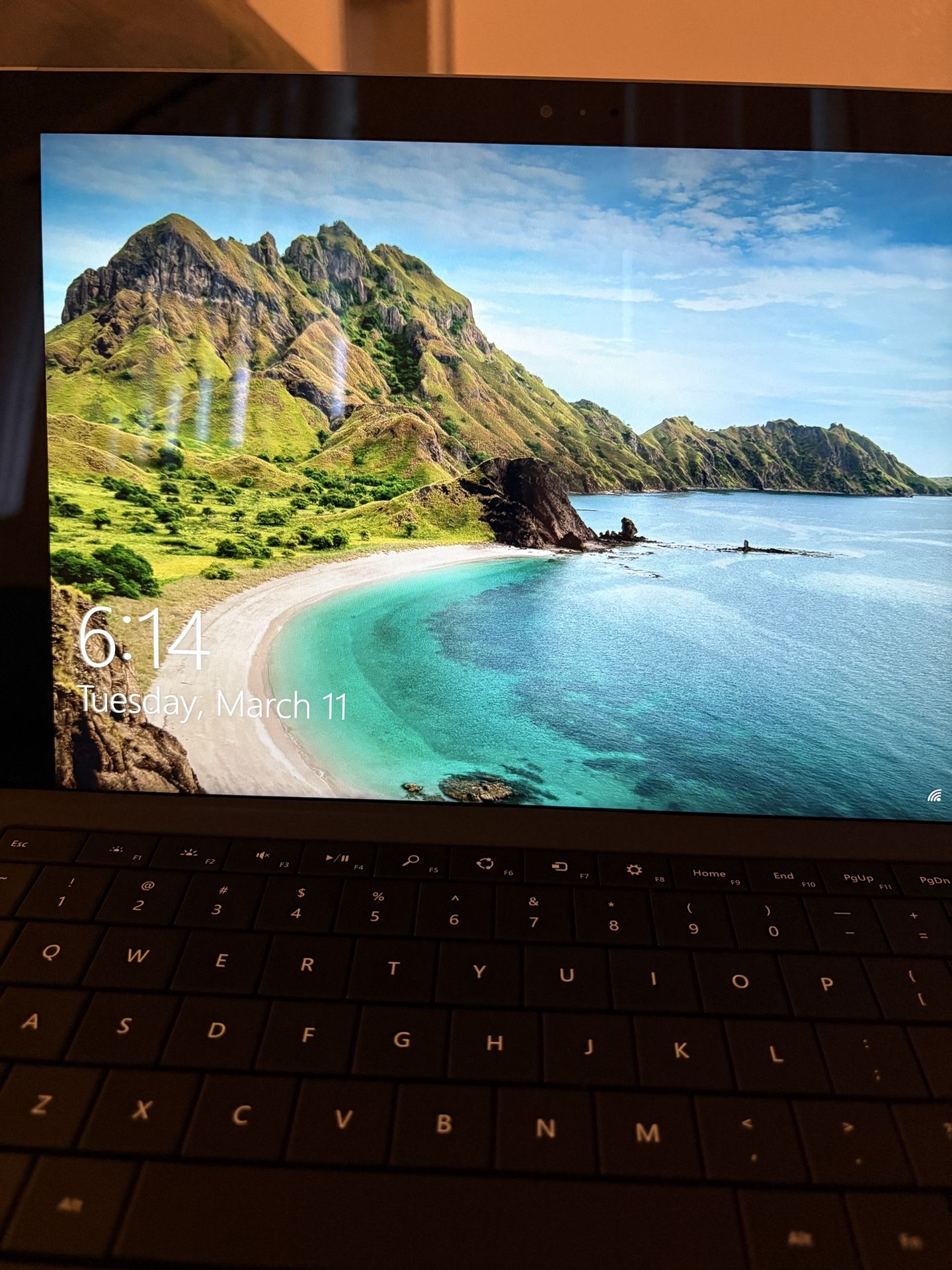 Microsoft Surface Windows 10 Pro
