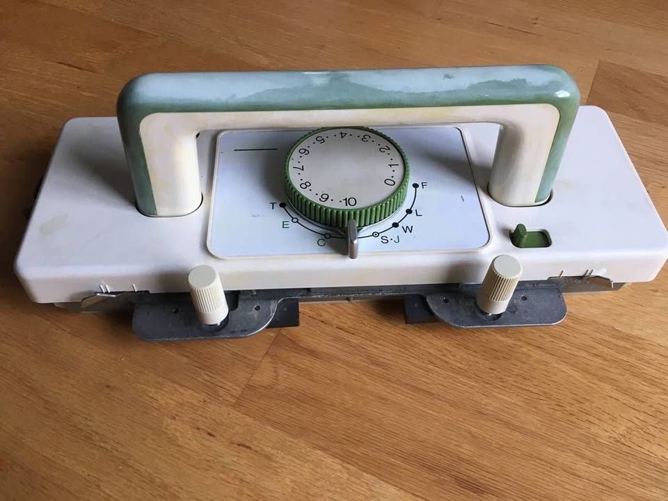 Studio / Singer SK500 Carriage - as is for parts or repair