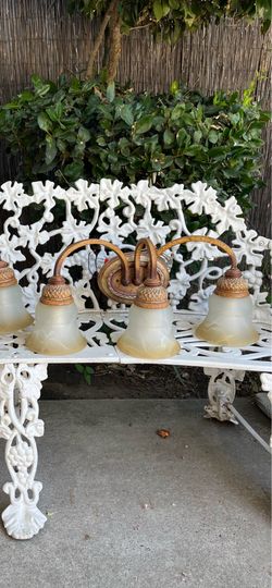 3 bulb vanity light