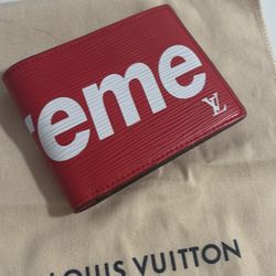 SUPREME LV Designer