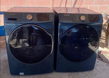 SAMSUNG STEAM JUMBO SMART FRONT LOAD SMART WASHER AND GAS DRYER SET