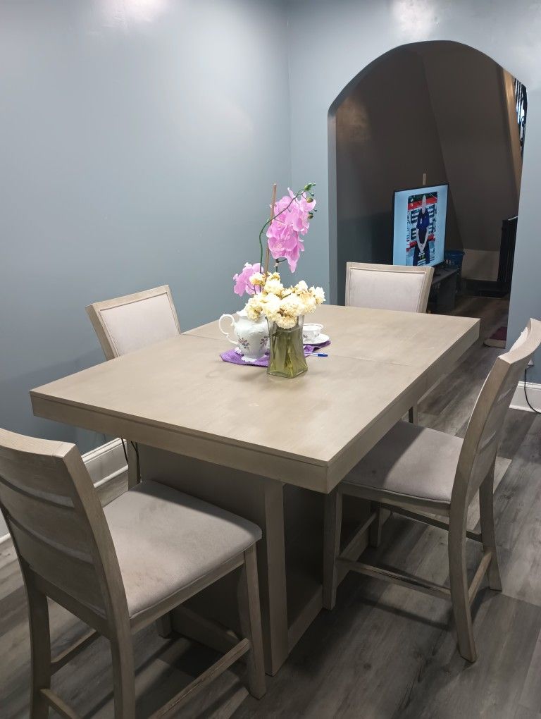 Dinning Table
