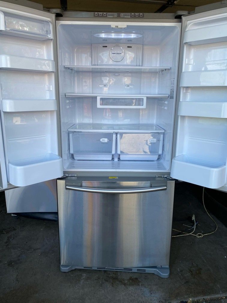 Refrigerator 33"