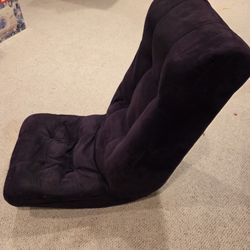 Soft gaming floor rocker / chair 
