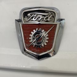 Ford emblem