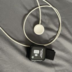 Apple Watch SE 44mm