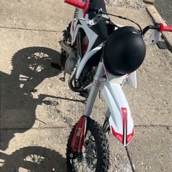 125 dirt bike it’s good it runs perfect