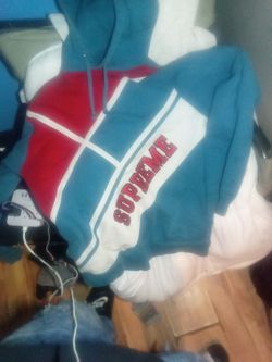 Supreme Hoodie.. Large