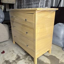 GULLABERG 3-Drawer Dresser – Yellow