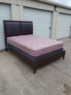 Queen 👑 size bed frame with mattress