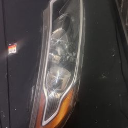 2013 Kia Optima Passenger Side Headlight