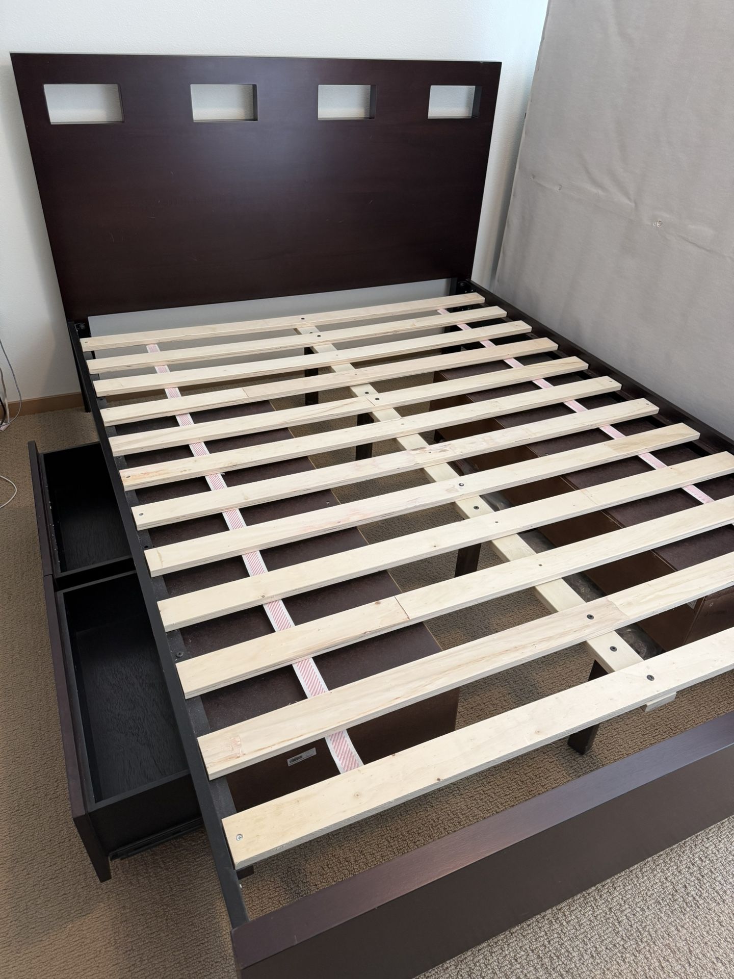 Queen Size Bed Frame with 4-drawer storage