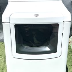Maytag (ELECTRIC) Dryer XL Capacity (CAN DELIVER!)