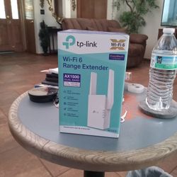 Wi-Fi 6 Range Extender 
