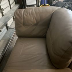 Free all leather lounge sofa no rips or tears all leather  comr get it its free