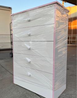 Five drawers dresser