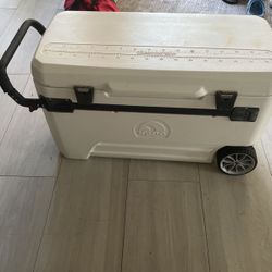 Igloo 110qt Glide Cooler