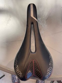 Selle Italia SLR Kit Carbonio Flow Bicycle SaddleUp