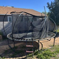 12’ Trampoline 