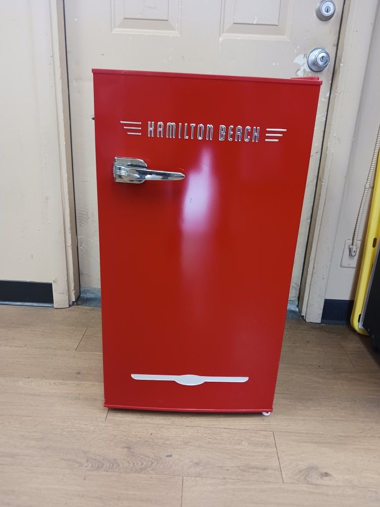 Hamilton Beach Mini Refrigerator