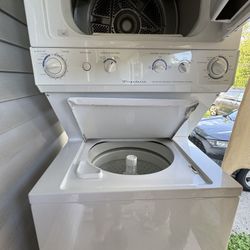 White Dryer And Washer Machine 