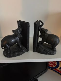 Elephant book ends