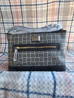 Anne Klein 