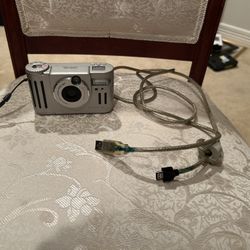 Toshiba PDR-M4 digital camera, released in 1999.
