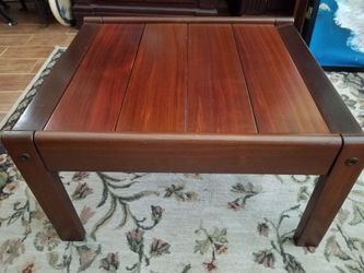 Beautiful Brazilian extinct rosewood table