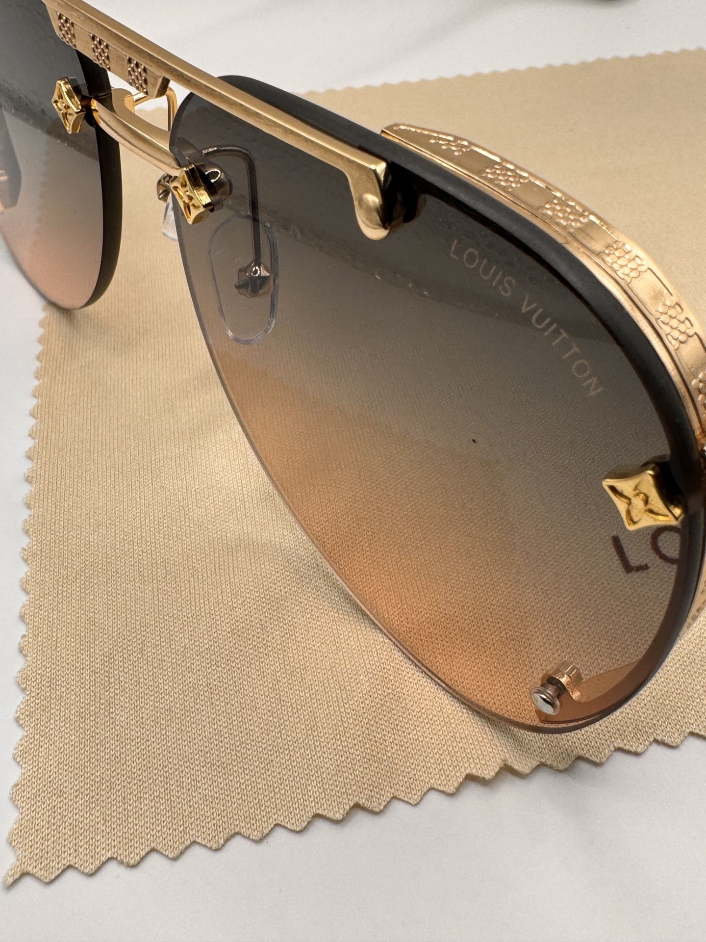 Louis Vuitton LV Ash Aviator Sunglasses Gold Brown Gradient 