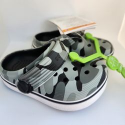 Baby Toddler Crocs Size C5 Boy Camouflage Army White Black Shoes Brand New 