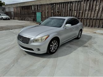 2011 Infiniti M37