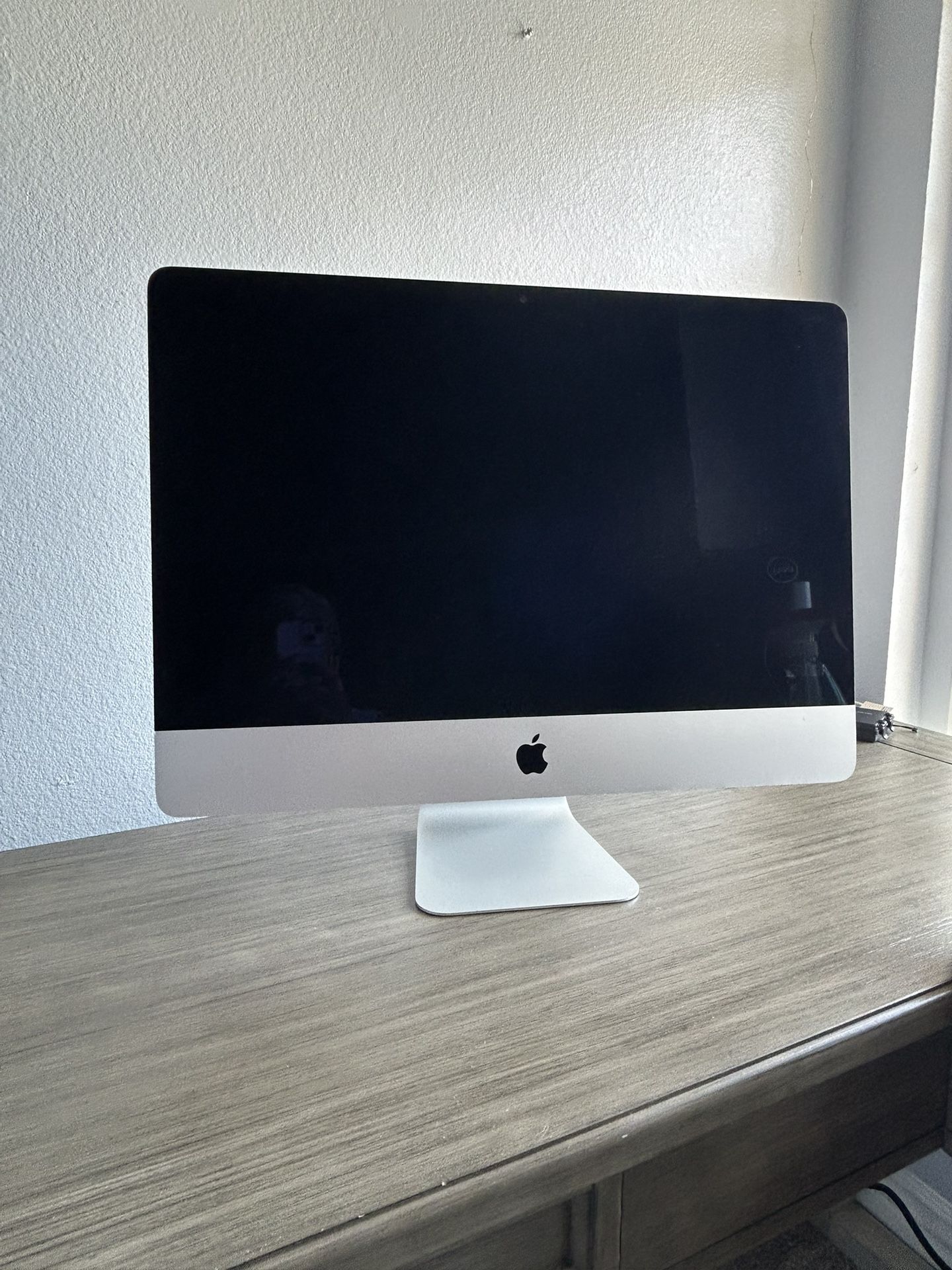 iMac (21.5in)