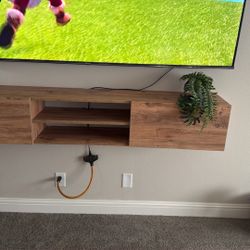 Fioating  Shelf ( new) q