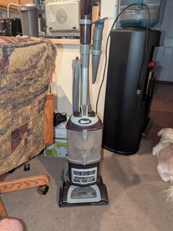 Shark Navigator Lift-Away Deluxe Vacuum Model NV361PRK