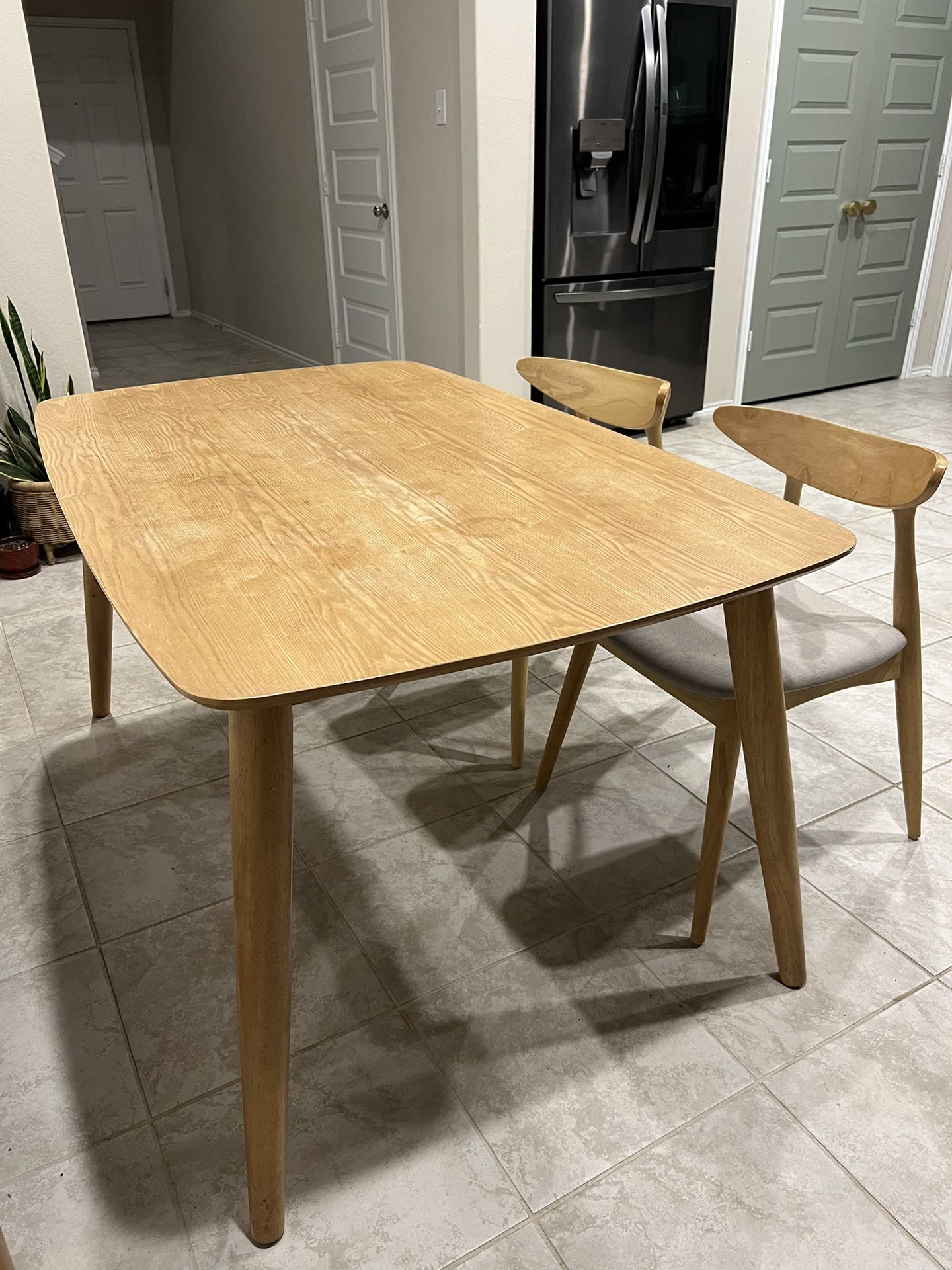 Dining Table & 2 Chairs 