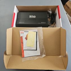 Boss 1600 Watt Amplifier 