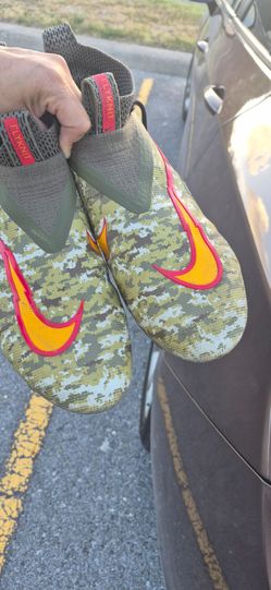 Nike X Travis kelce Alpha menance Elite 3