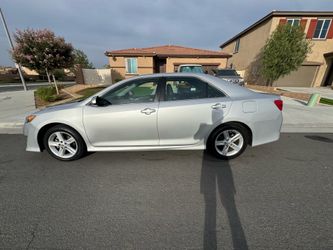 Toyota Camry SE