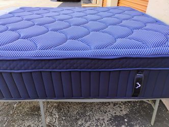 New King size dreamcloud Pillowtop mattress set