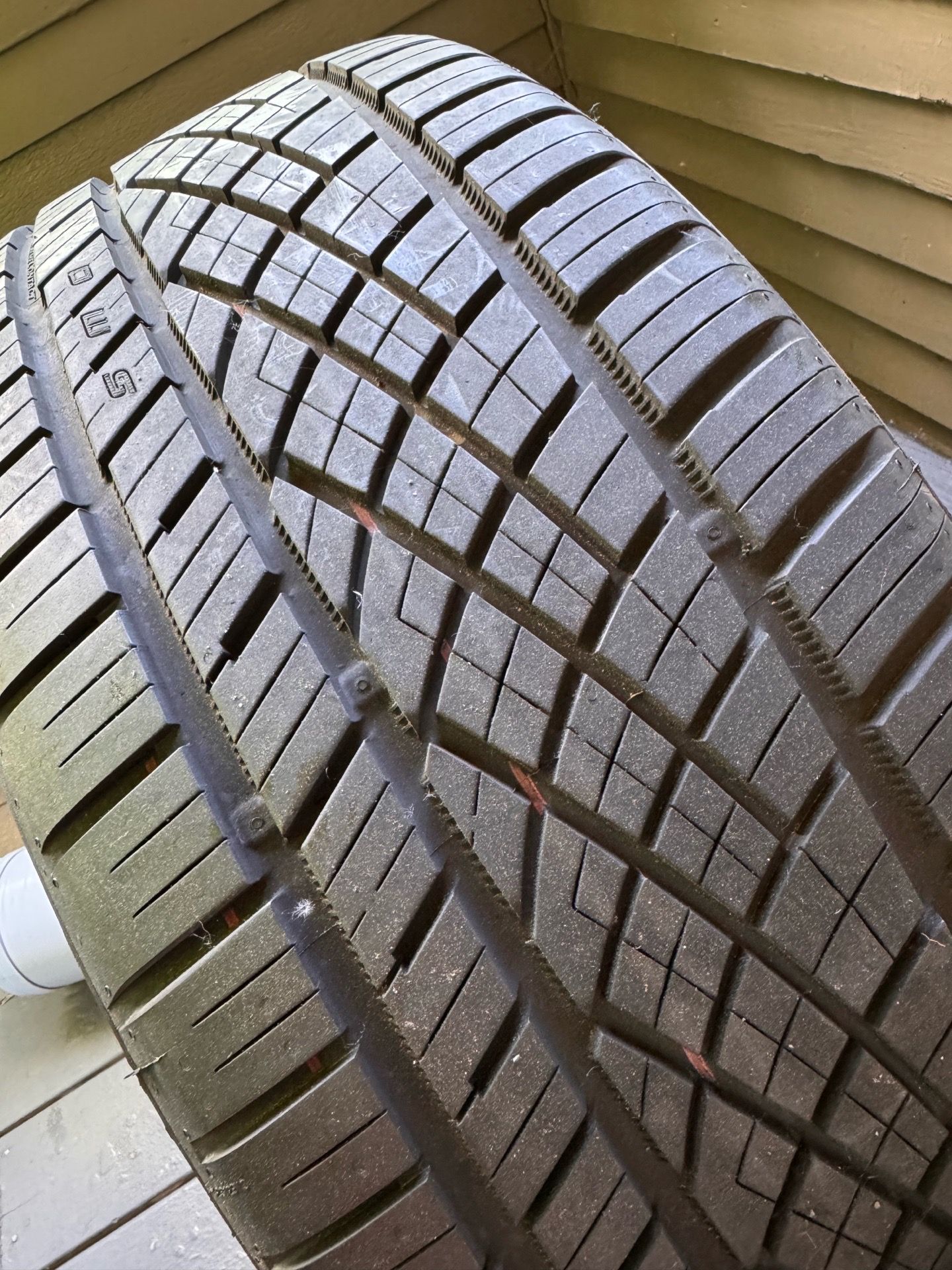 Continental Xtreme sport tire (New) 255/50/ZR19
