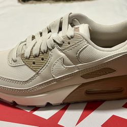 Nike Air Max 90 WOMEN’S Size 6 - Brand New