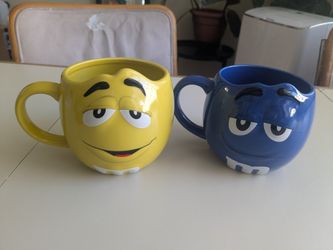 M & M Blue and Yellow M&M World 2016 Large Signature Face "It's all good" Coffee Cup Mugs