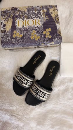 Women sandals