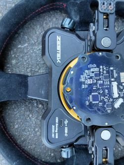 Zestek steering wheel hub