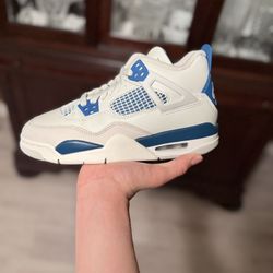 Jordan 4 Military Blue Size 5Y 