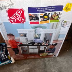 Step 2 Lifestyle Dream Kitchen
