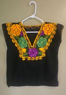 SMALL/ MEDIUM BLACK TOP WITH  YELLOW TRIM