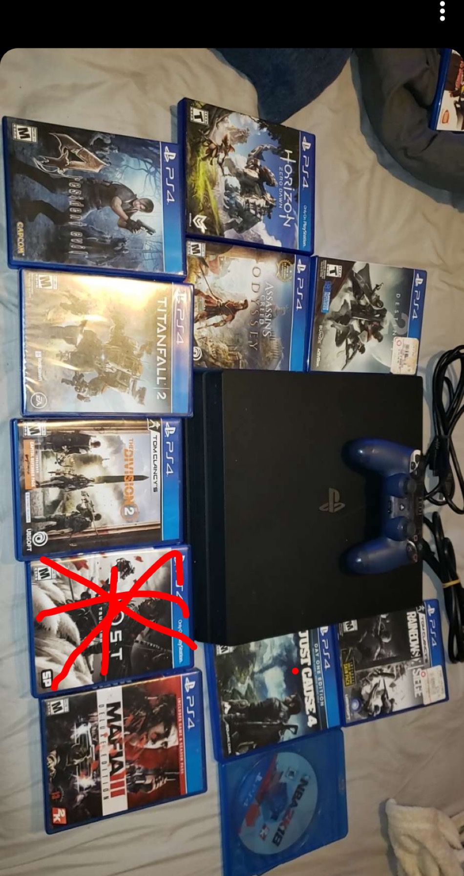 PS4 PRO like New condition and everything also with the Stars World controller With 11 Nice Games