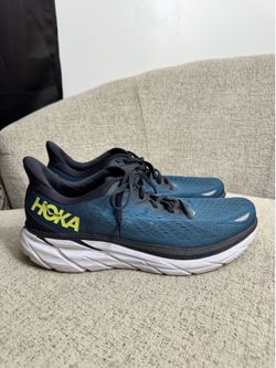 Men’s Hoka Clifton 8 Wide Green Athletic Shoes size 13 2E